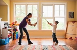 Read more about the article “Brincar às guerras”… É normal ou perigoso para as crianças?